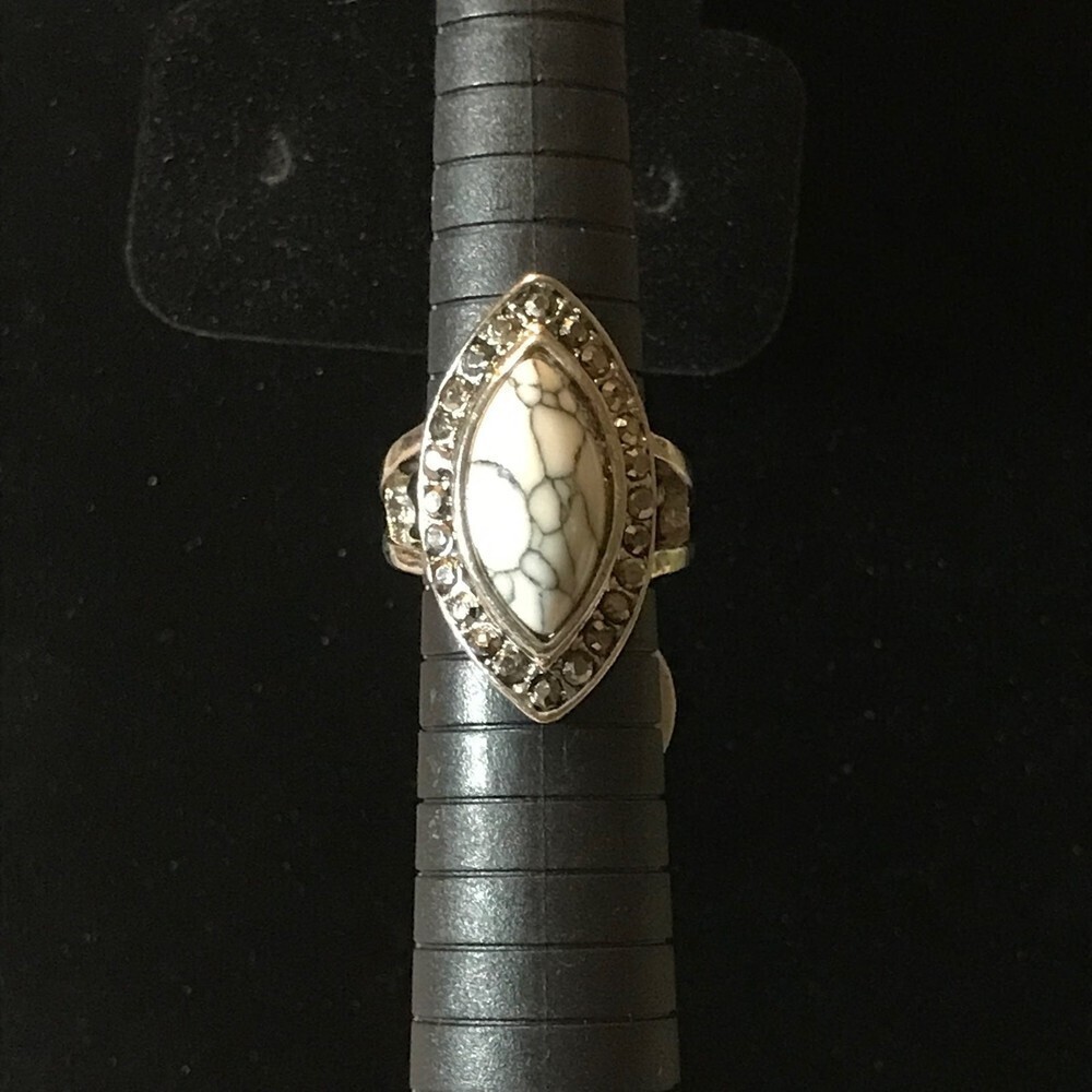 Silver Tone White Stone Ring Size 65 12$